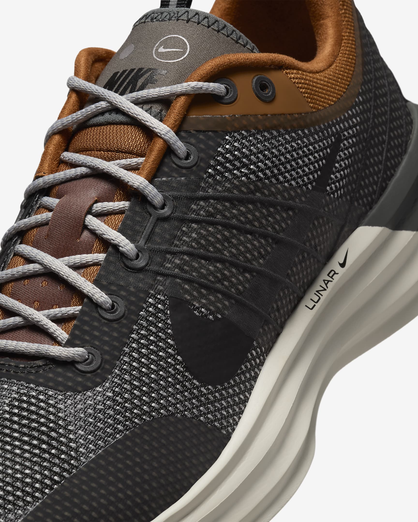 Nike Lunar Roam SE